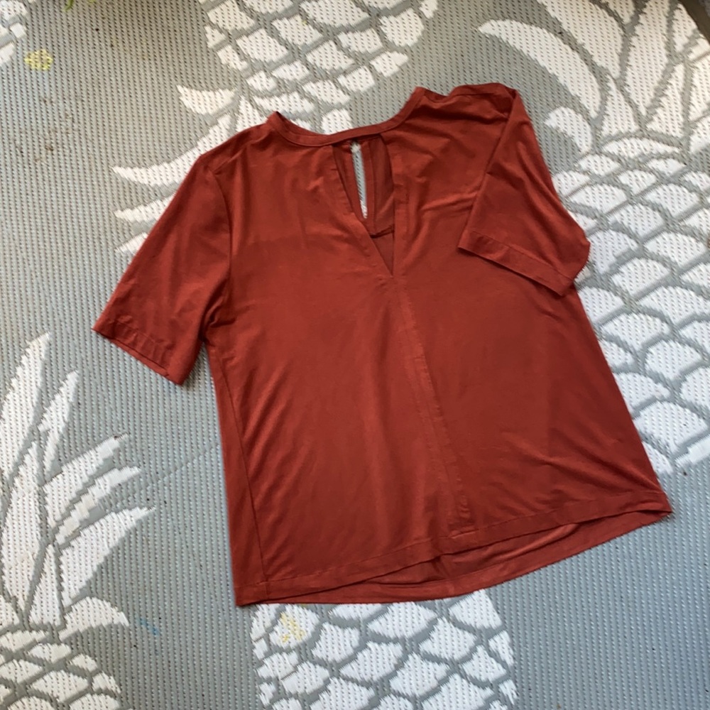 Keyhole Tee